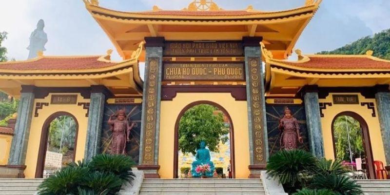 Chùa Hộ Quốc - Địa điểm du lịch tâm linh số 1 tại Việt Nam