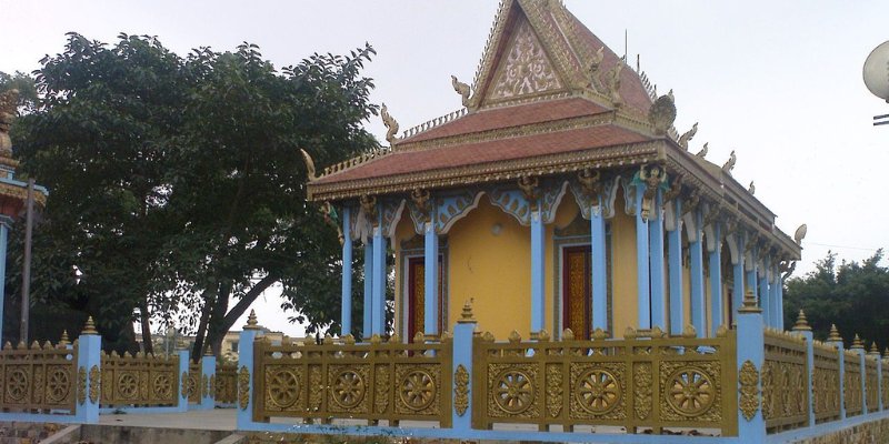Bảo tàng dân tộc người Khmer là địa danh du khách nên ghé qua khi đến Trà Vinh