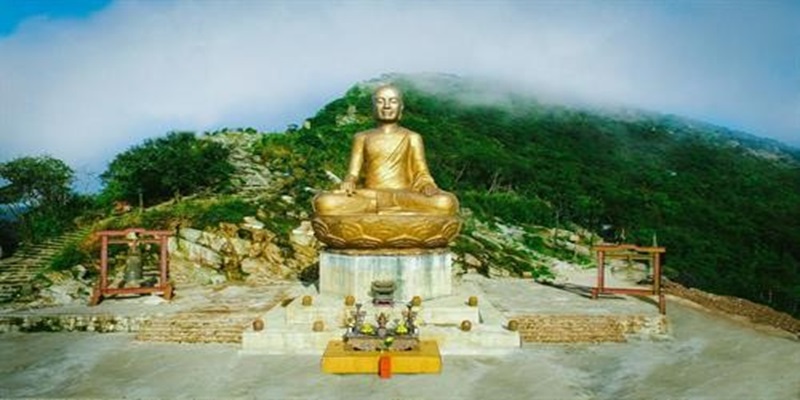 Tượng Đức Phật Hoàng Trần Nhân Tông